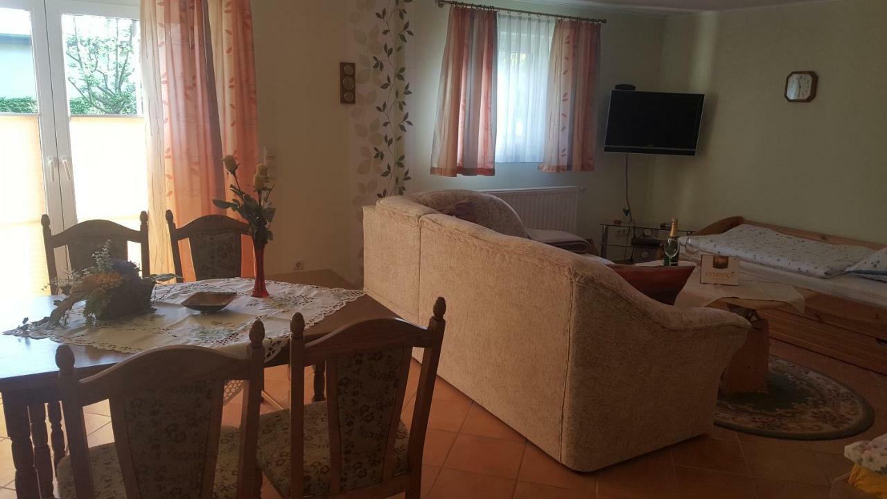 Ferienwohnung "Am Fechtertor- Eingang Zum Schlosspark" 푸트버스 외부 사진