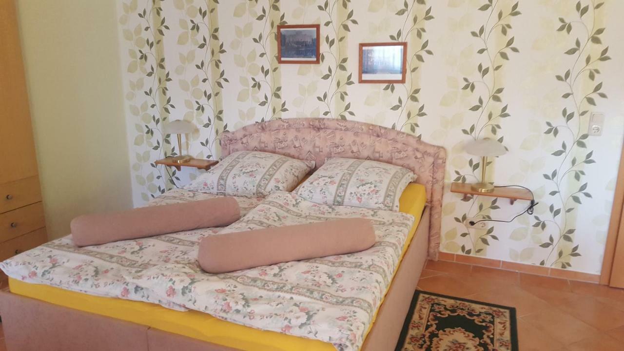 Ferienwohnung "Am Fechtertor- Eingang Zum Schlosspark" 푸트버스 외부 사진